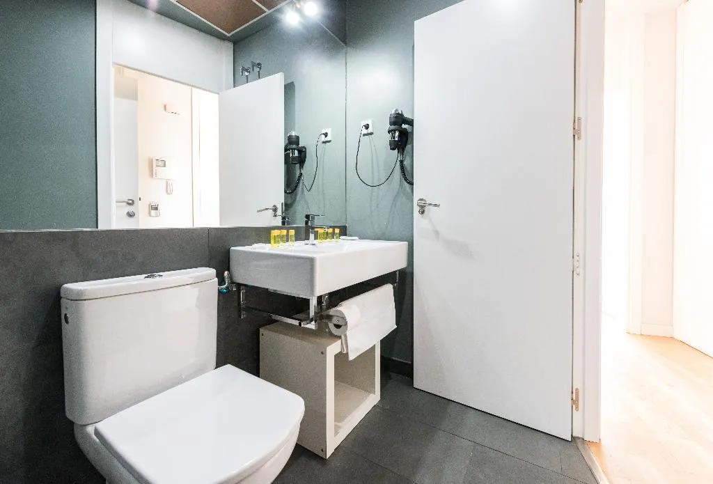 APARTMENT TWO BEDROOMS Room, Apartamentos Madrid Puerta del Sol, Madrid