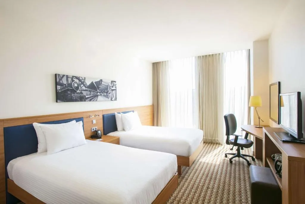 TWIN NON SMOKING Room, Hampton by Hilton Amsterdam / Arena Boulevard, Amsterdam