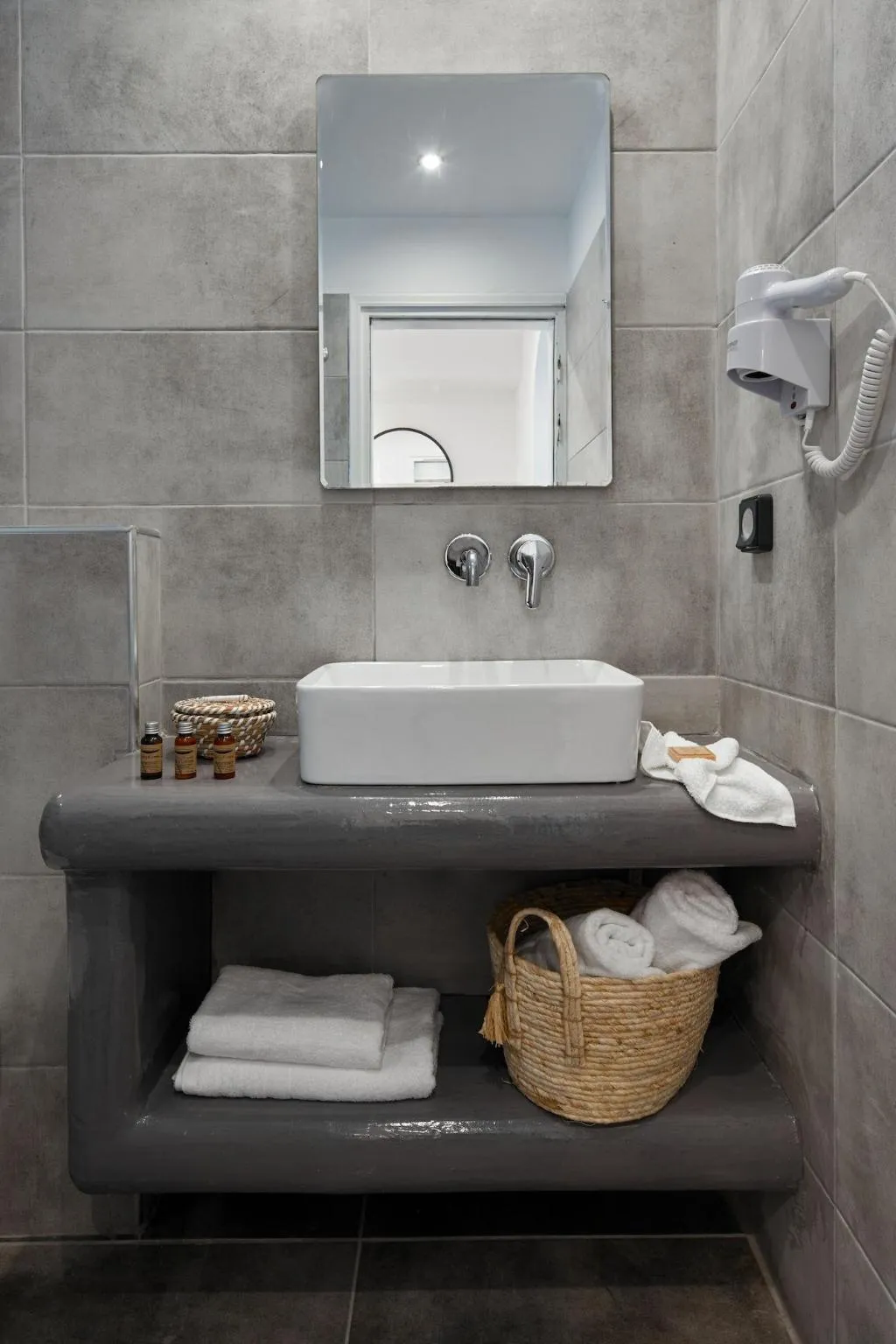 Room, Symmetry Suites, Santorini