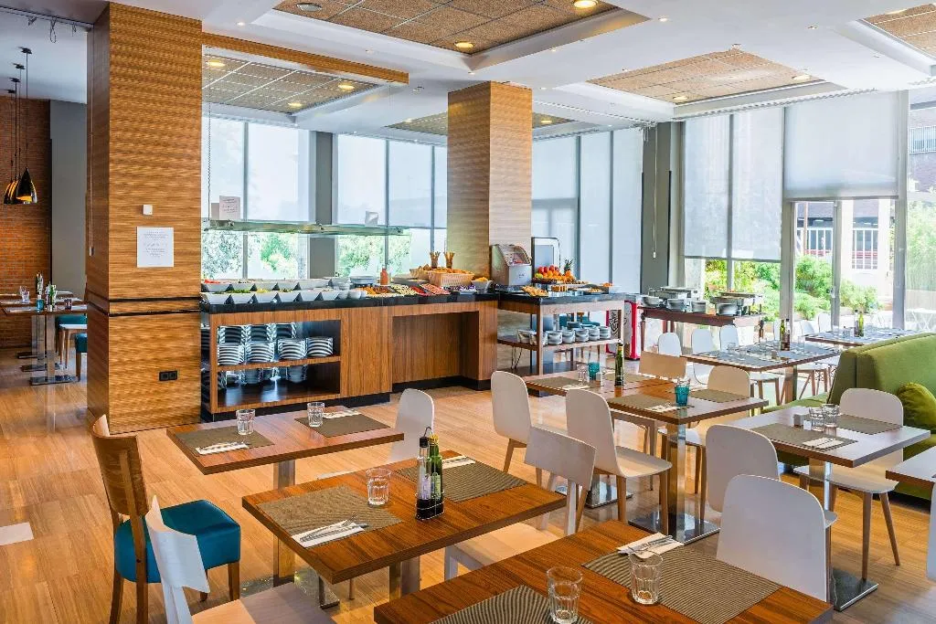 Restaurant, Hotel Madrid Chamartín Affiliated by Meliá, Madrid