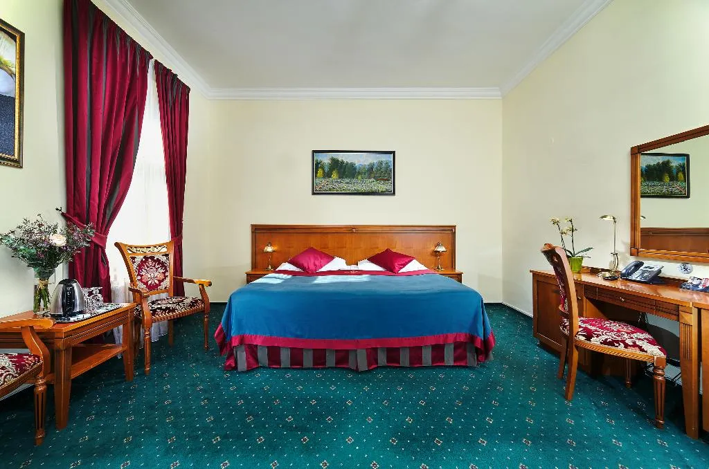 TRIPLE SUPERIOR Room, Green Garden Hotel Prague, Prague