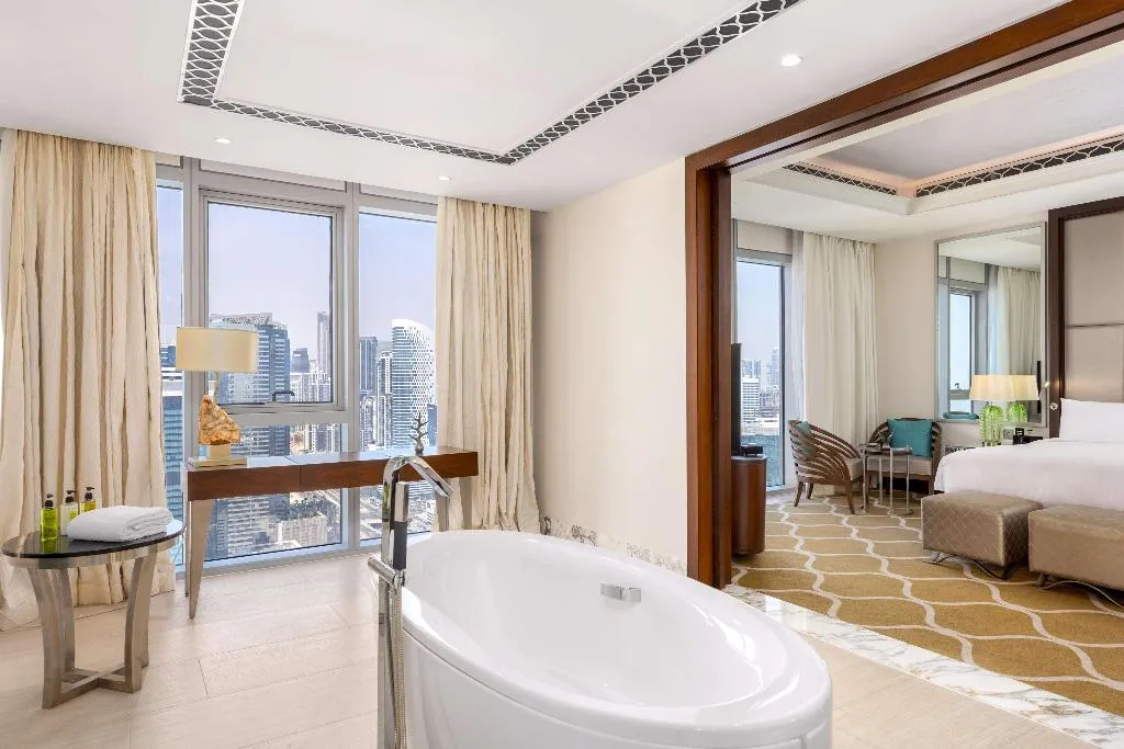 SUITE CAPACITY 8 Room, Hilton Dubai Al Habtoor City, Dubai