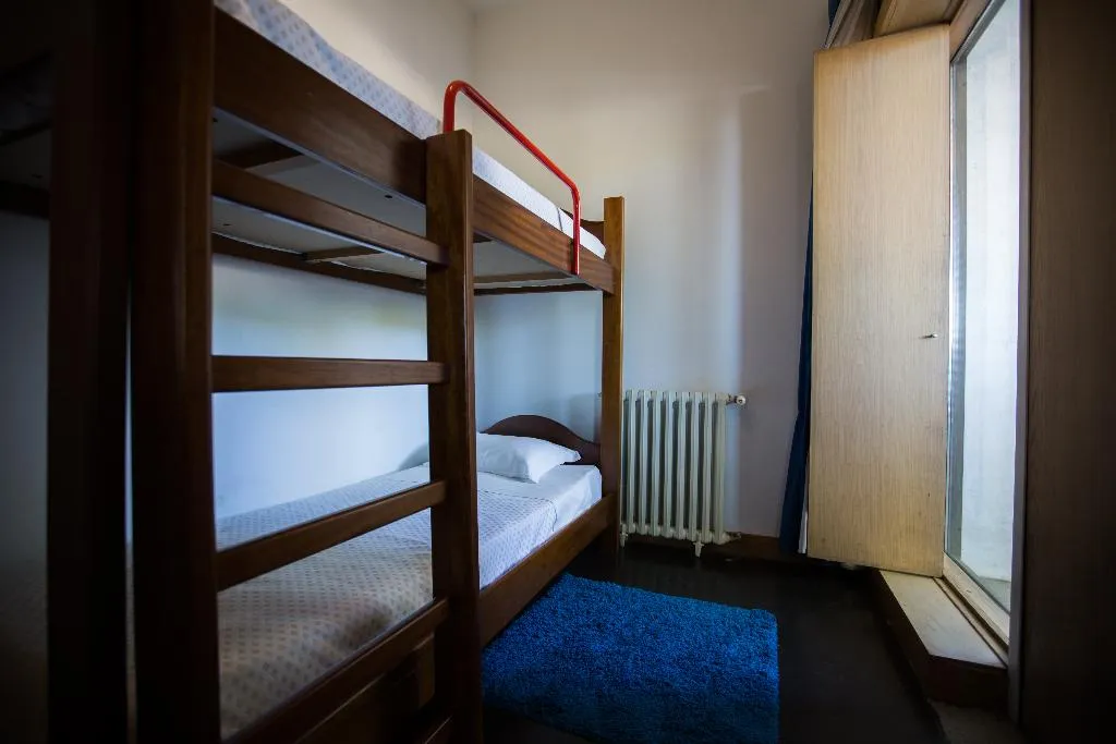 Bed in dormitory MALE ROOM Room, Hi Viana do Castelo, Porto