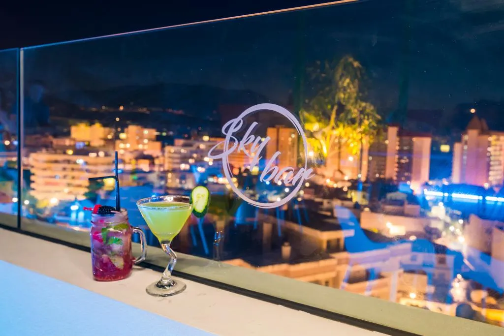 Terrace, Aparthotel Veramar, Costa Del Sol
