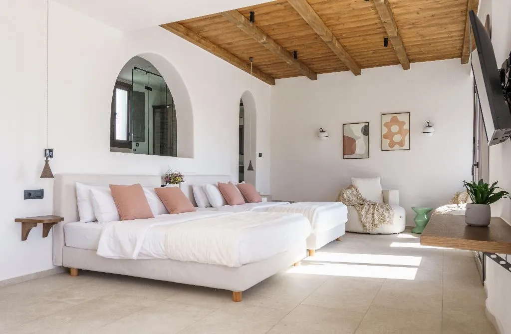 SUITE POOL VIEW TWO DOUBLE BEDS Room, Pelican Bay Art, Mykonos