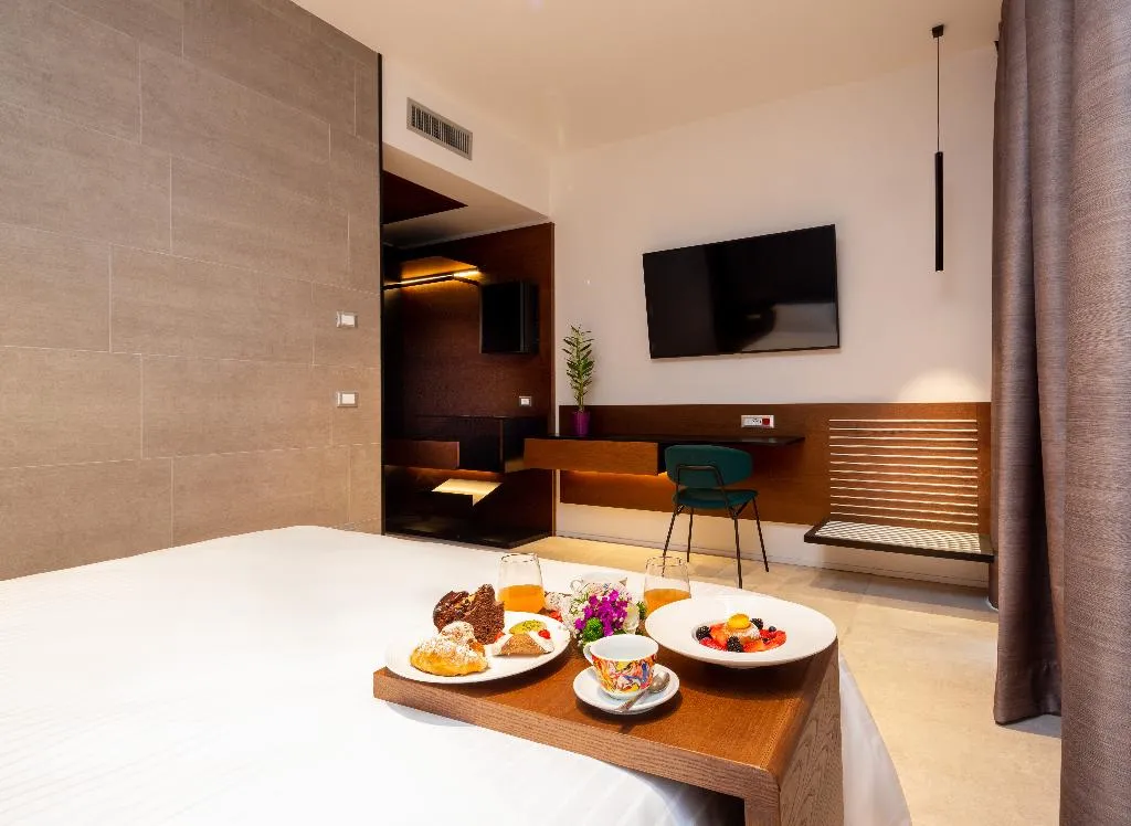 SINGLE BUSINESS Room, The Corner Duomo Hotel, Naples