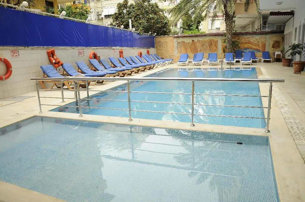 Pool, Larsens Suit Hotel Ex Gungor Suit, Antalya