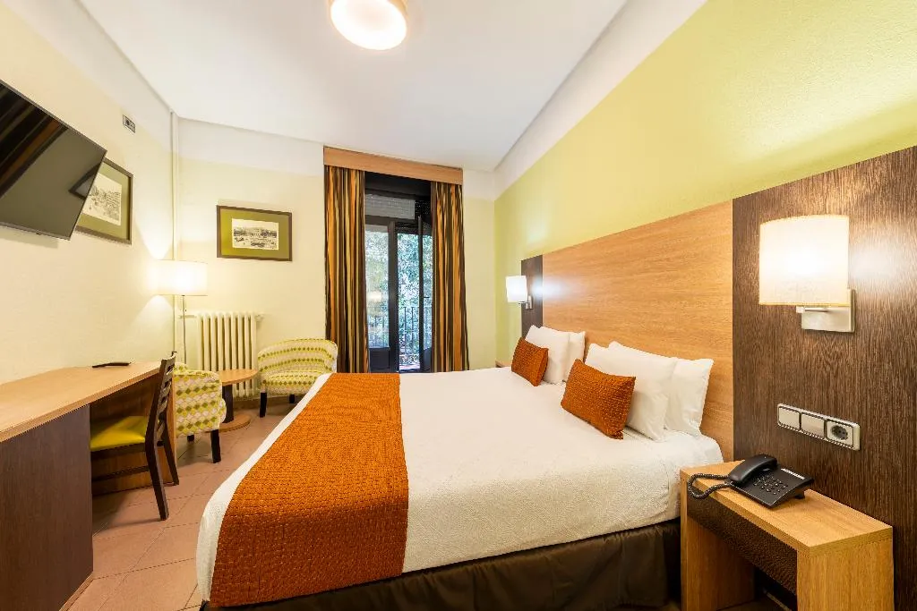 Double or Twin WITH BALCONY Room, Ballesta, Madrid