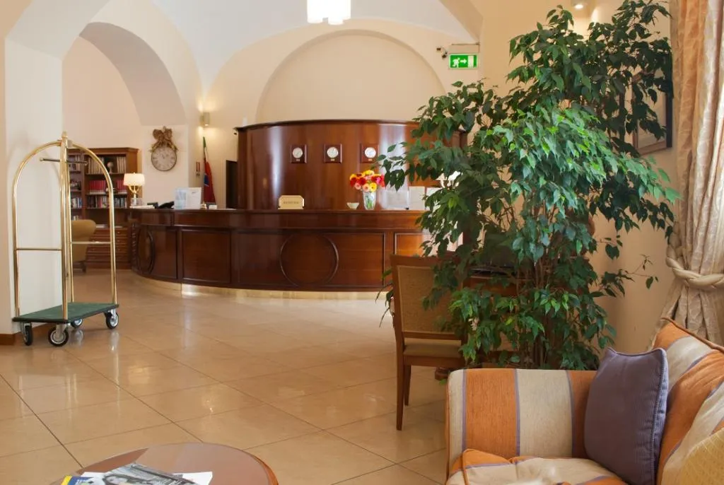 Lobby, Le Cheminee Business Hotel, Naples