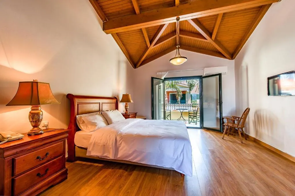 STUDIO CAPACITY 3 Room, Messina Resort Hotel, Athens