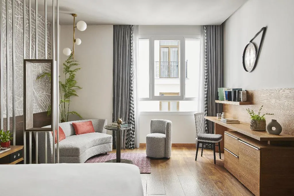 Room, Hyatt Centric Gran Via Madrid, Madrid