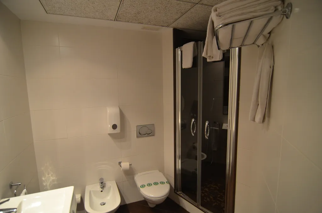 APARTMENT TWO BEDROOMS Room, Valencia Rental, Valencia