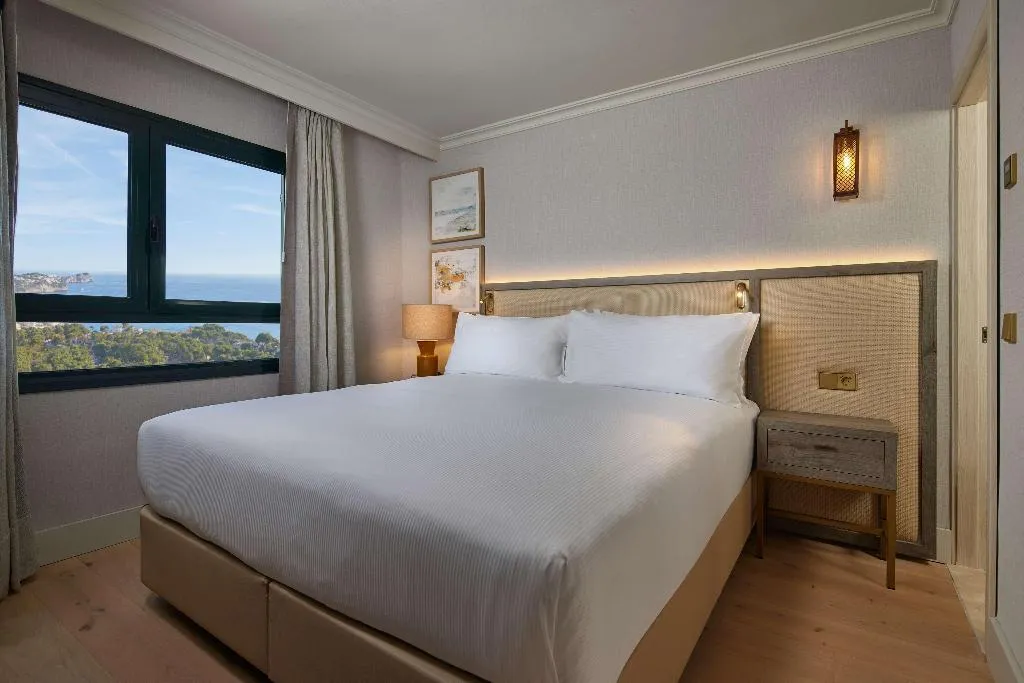 SUITE KING SIZE BED Room, Hilton Mallorca Galatzo, Majorca
