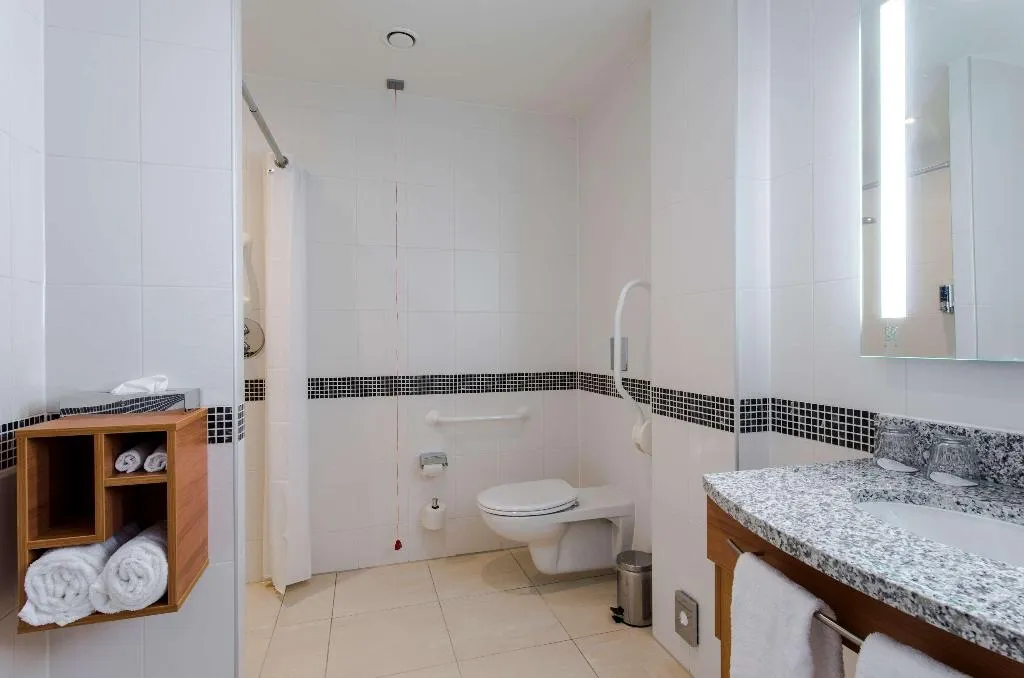 DOUBLE QUEEN SIZE BED Room, Hampton by Hilton Amsterdam / Arena Boulevard, Amsterdam