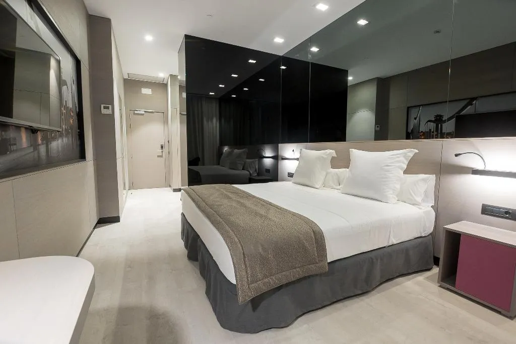 DOUBLE WITH DOUBLE BED Room, Negresco Princess, Barcelona