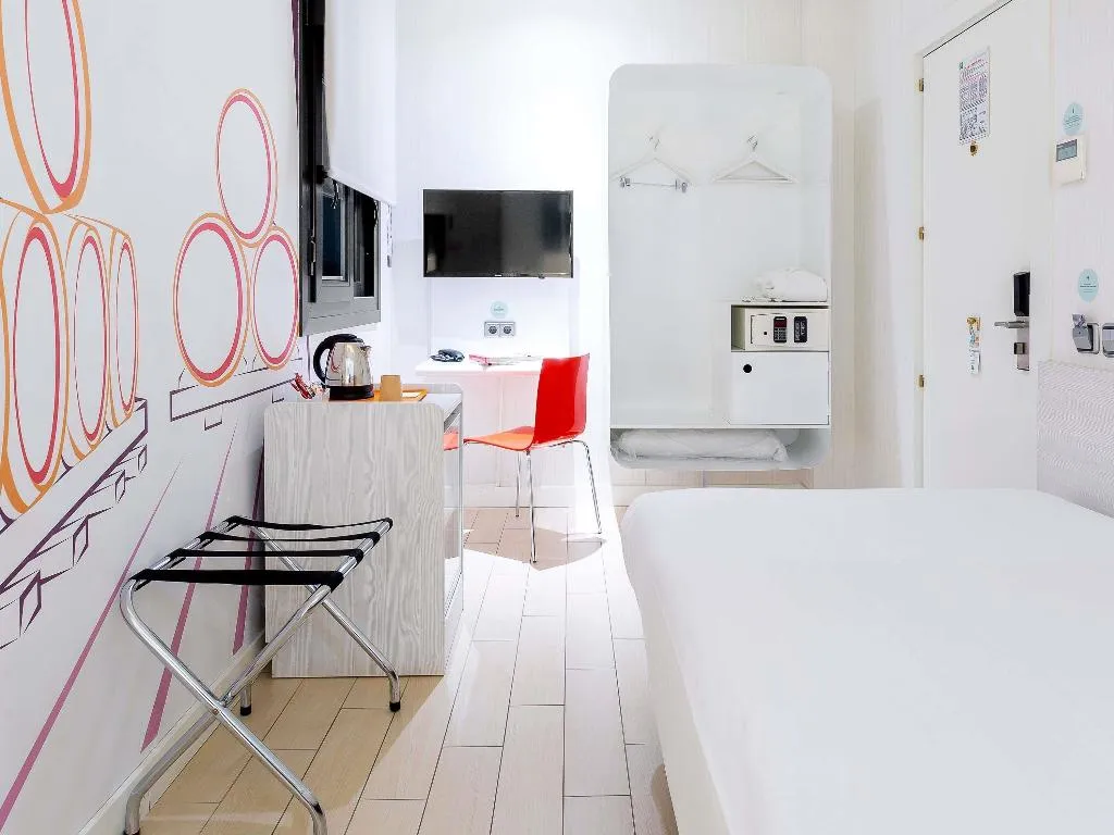 SINGLE STANDARD Room, Ibis Styles Madrid Prado, Madrid