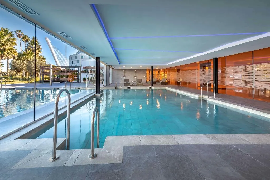 Pool, Barcelo Sevilla Renacimiento, Seville