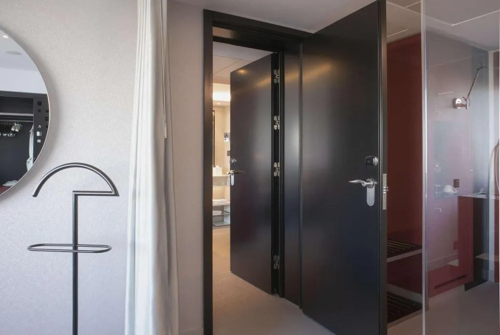 FAMILY ROOM THREE BEDS Room, Myriad By Sana Hotels, Lisbon