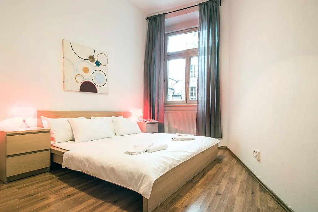 APARTMENT TWO BEDROOMS ONE BATHROOM Room, Royal Road Residence, Prague