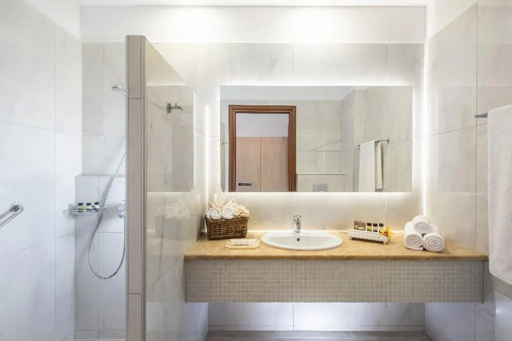 Double or Twin EXECUTIVE SEA VIEW Room, Blue Bay Resort Hotel, Crete