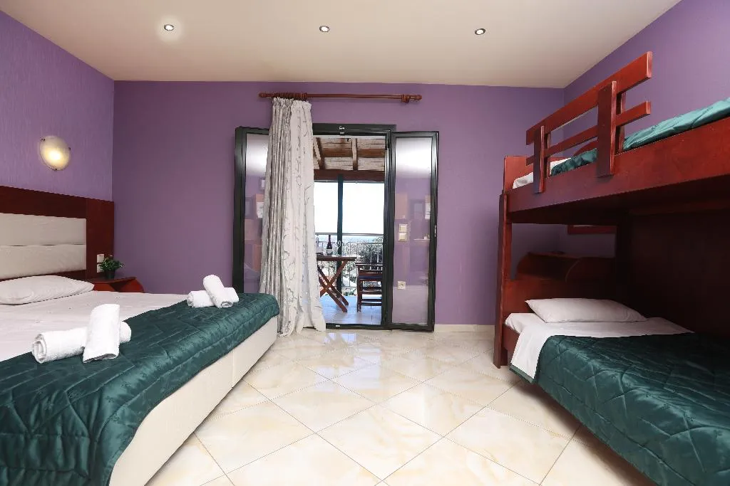 STUDIO CAPACITY 4 Room, Kerkyra Studios & Apartments, Corfu