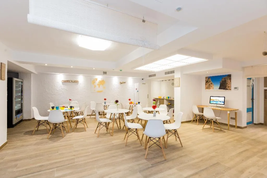 Restaurant, Y Hostel - Albergue Juvenil, Majorca