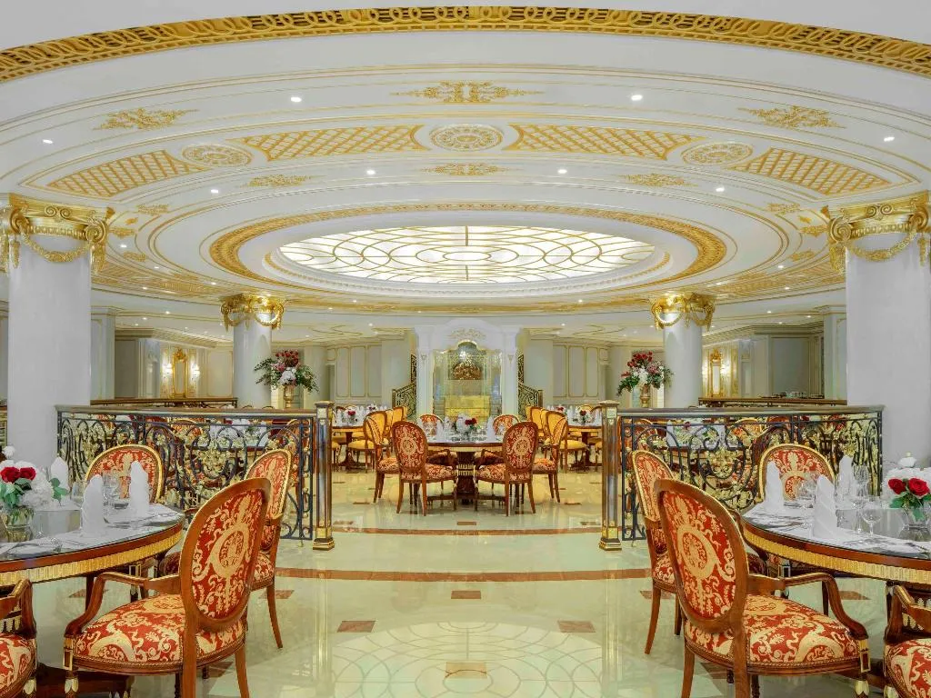 Restaurant, Raffles The Palm Dubai, Dubai
