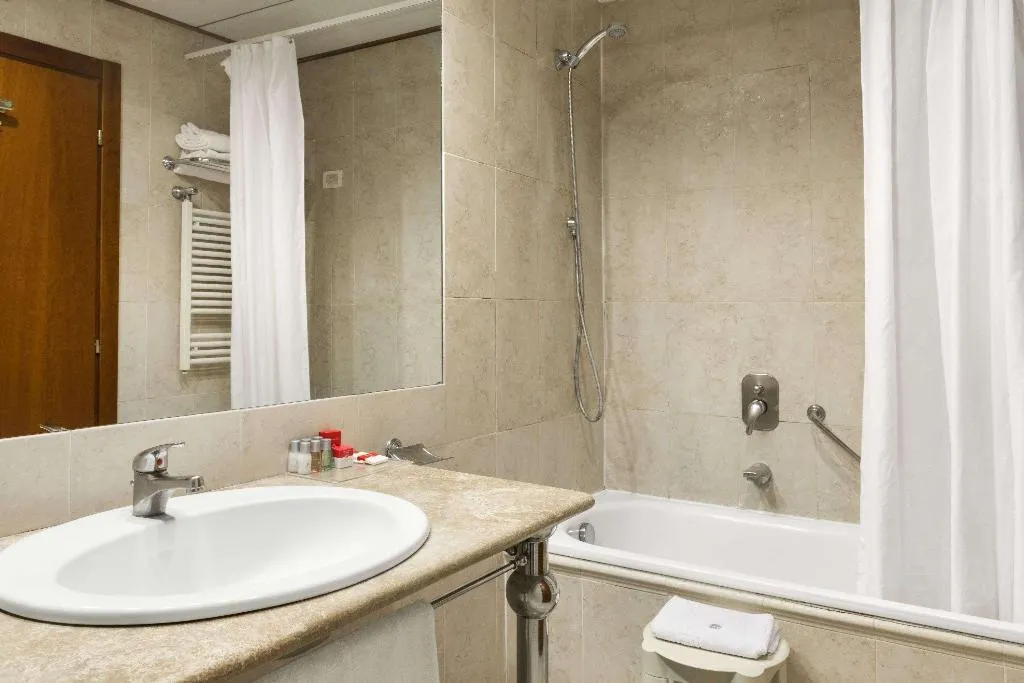 Room, Ramada Naples, Naples