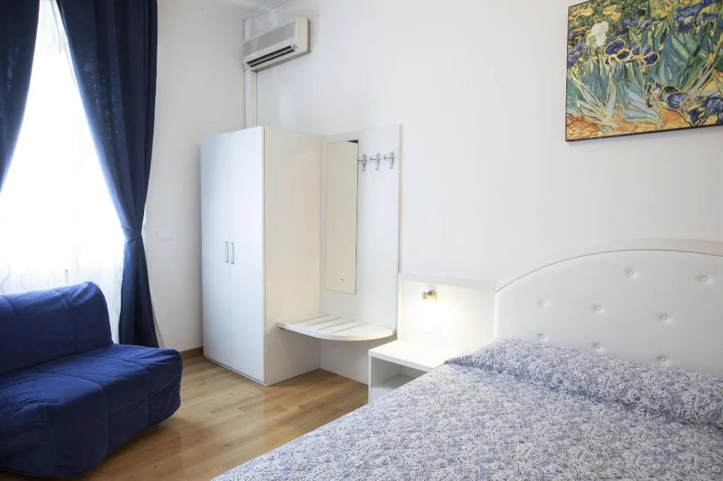 Room, Albergo Amalfi Milano, Milan