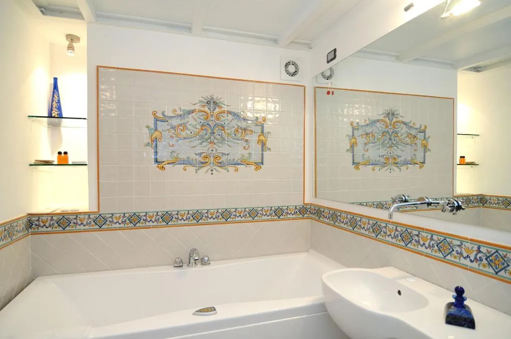 Room, Residenza Luce, Naples