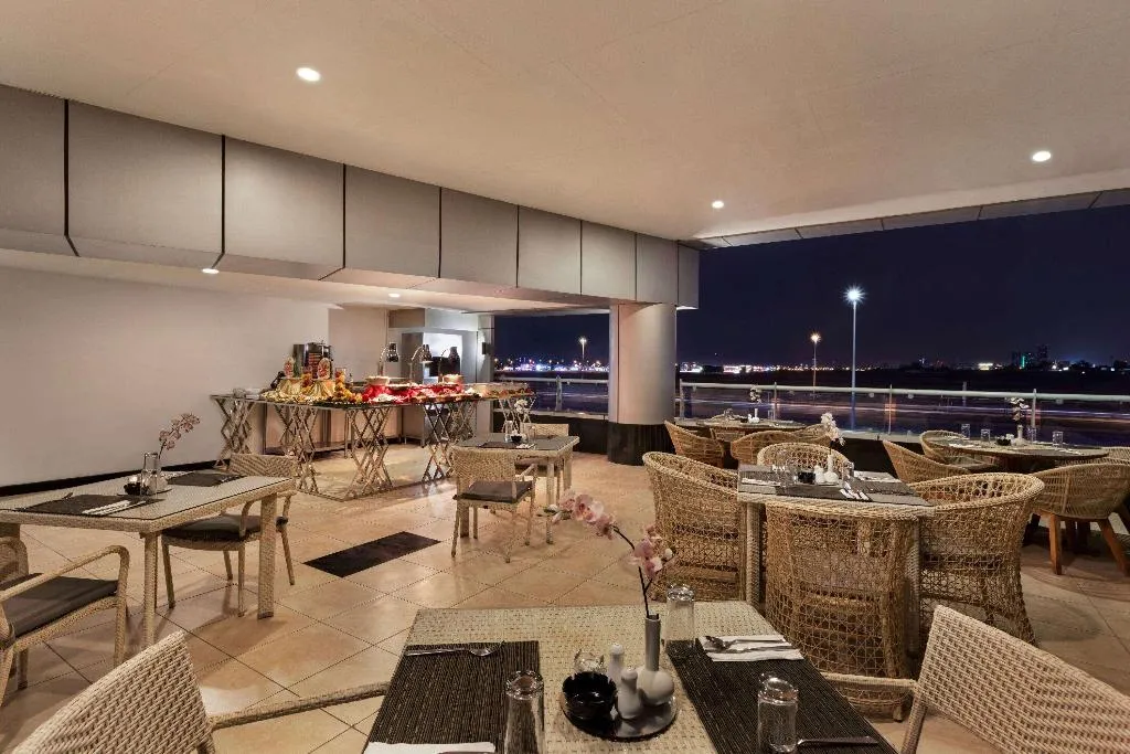 Restaurant, Ramada By Wyndham Dubai Barsha Heights Ex AurisInn, Dubai