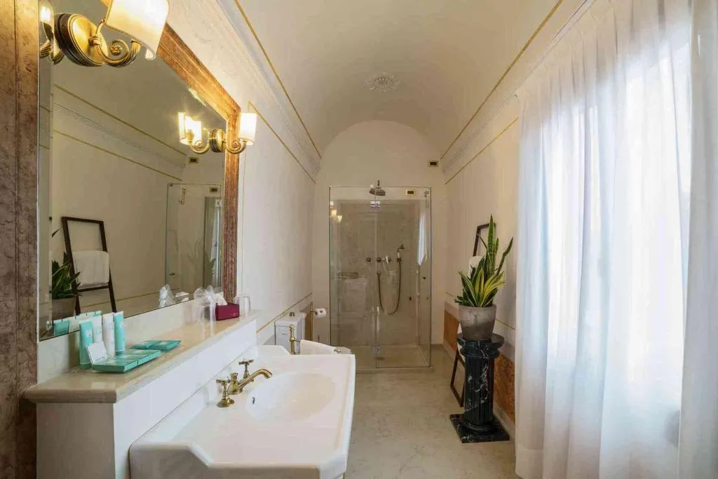 SUITE CANAL VIEW Room, Nani Mocenigo Palace, Venice