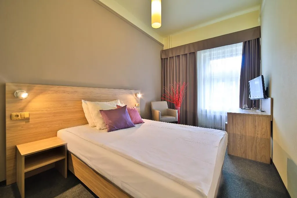 SINGLE STANDARD Room, Atlantic Hotel Prague, Prague