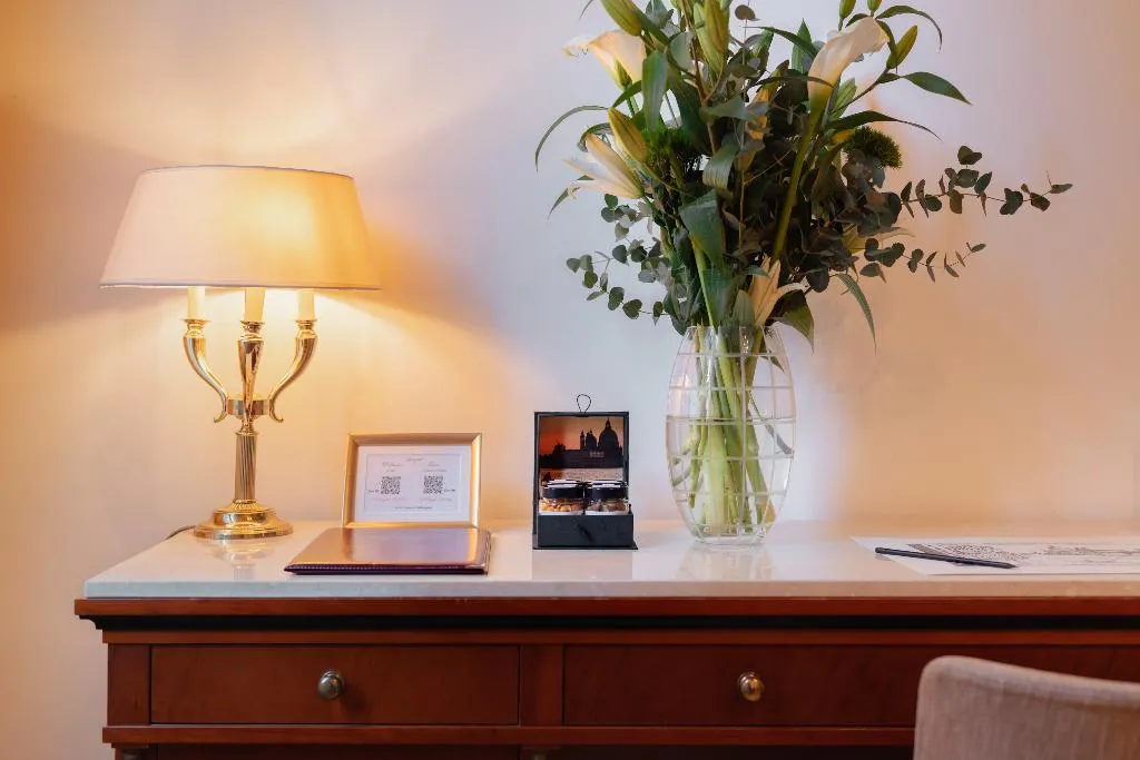 JUNIOR SUITE STANDARD Room, All'Angelo Art Hotel, Venice