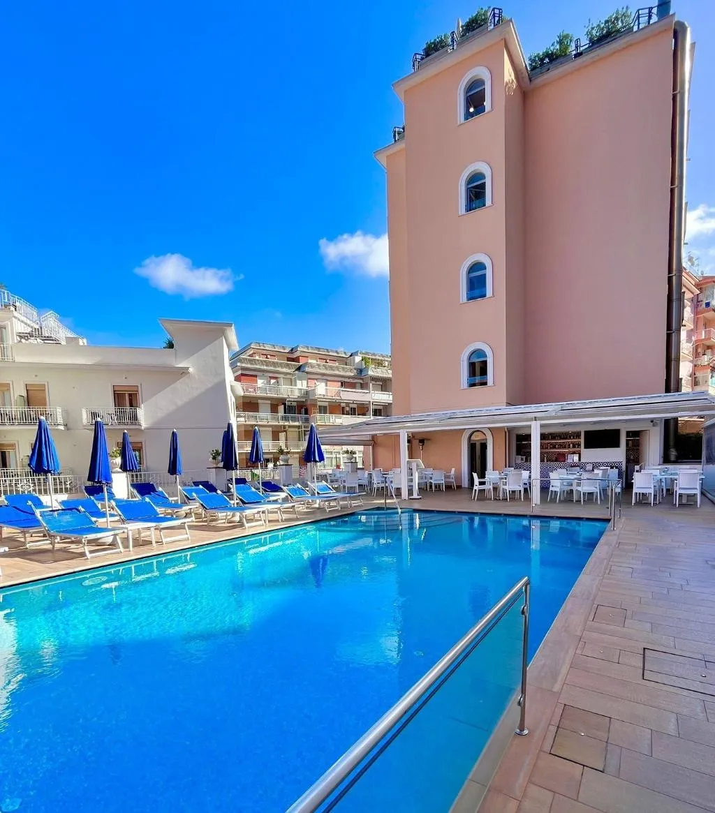 Pool, Villa Maria, Naples