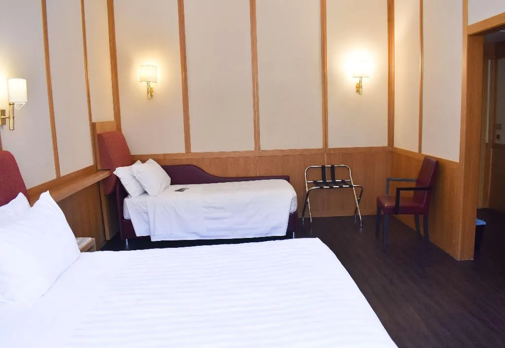 TRIPLE SUPERIOR KING BED Room, Hilton Garden Inn Rome Colosseum, Rome