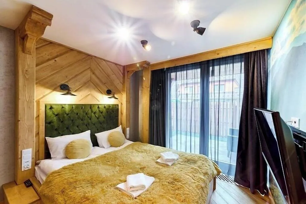 Room, ApartHotel Giewont, Krakow