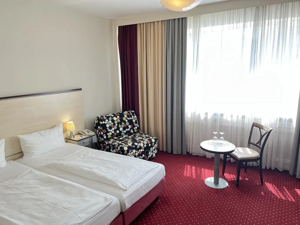 TRIPLE STANDARD Room, Come Inn Berlin Kurfurstendamm Opera, Berlin