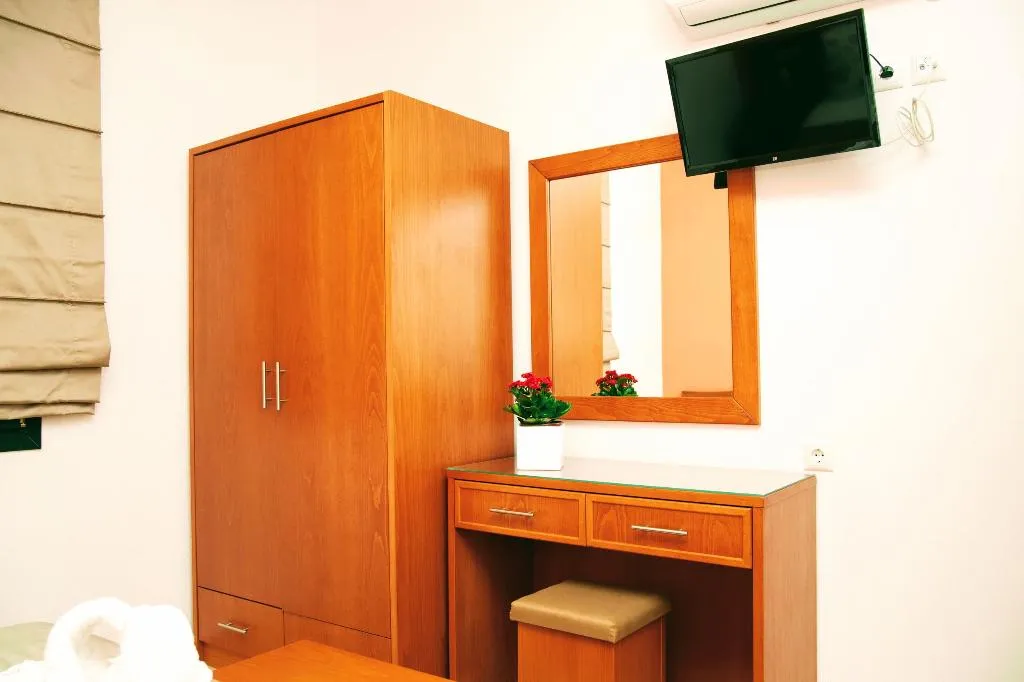 APARTMENT CAPACITY 5 TWO BEDROOMS Room, Ippoliti Village, Crete