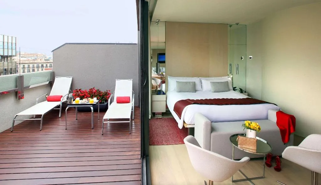 Room, Cram, Barcelona