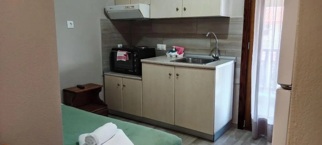 Room, Prosforio, Thessaloniki