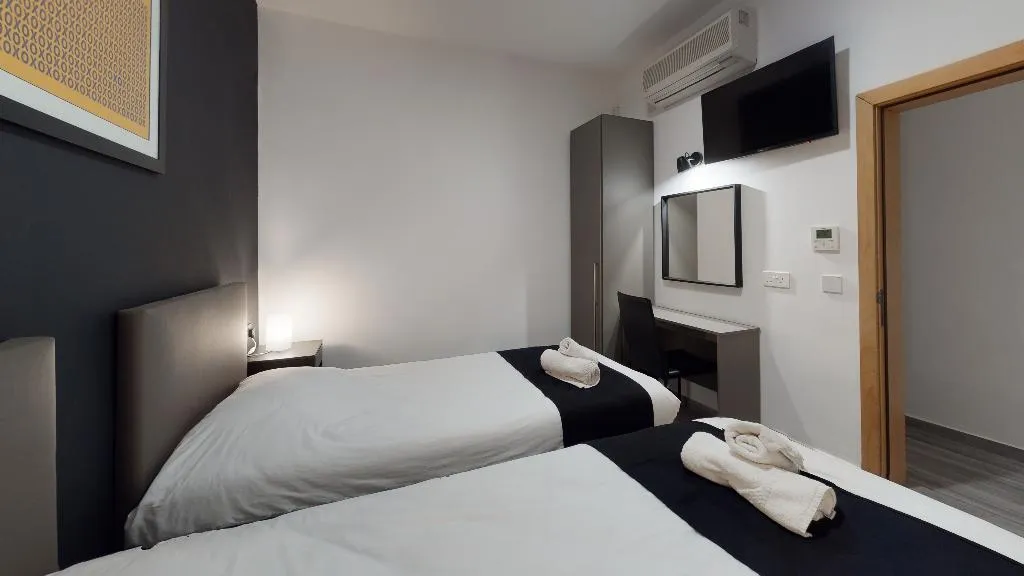 APARTMENT TWO BEDROOMS ONE BATHROOM Room, Block Hotel, Gozo