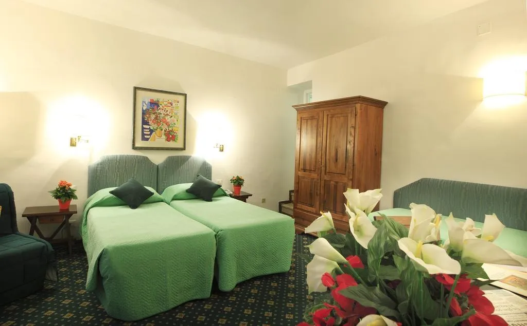 TRIPLE STANDARD Room, Hotel San Giorgio & Olimpic, Florence