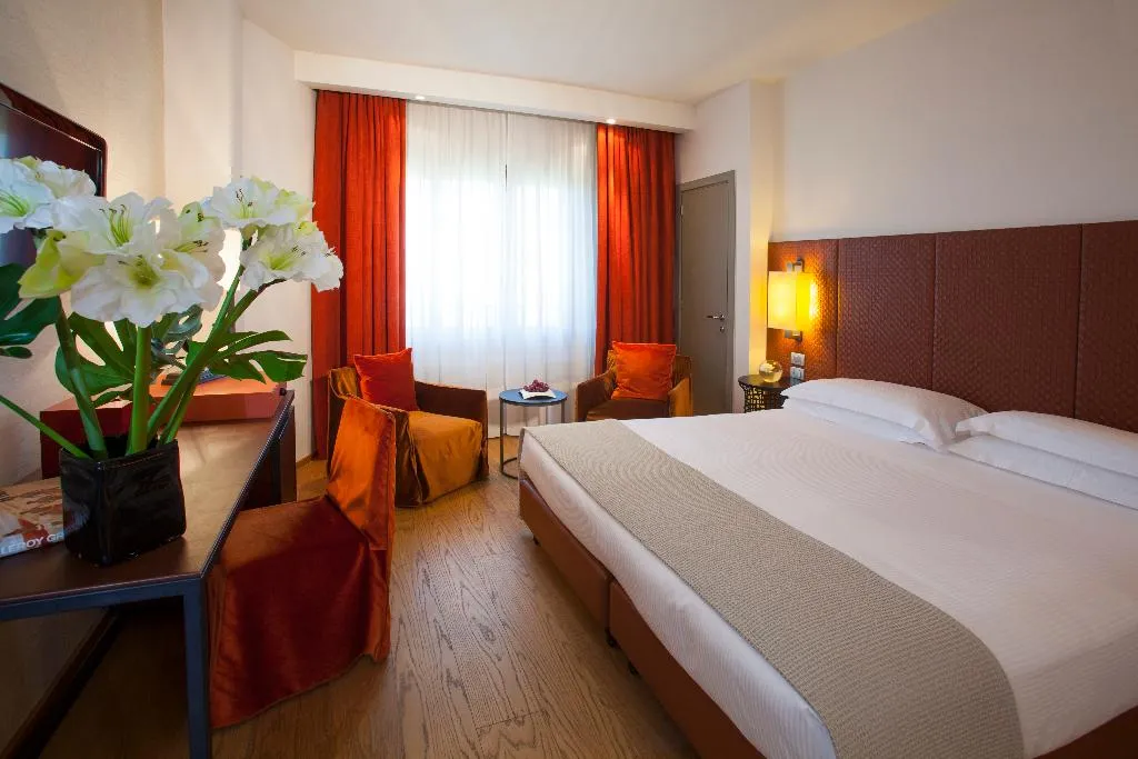 FAMILY ROOM CONNECTING ROOM Room, Starhotels Michelangelo Firenze, Florence