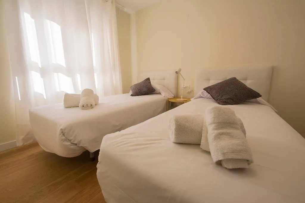 APARTMENT THREE BEDROOMS Room, HQ Rooms San Vicente, Valencia