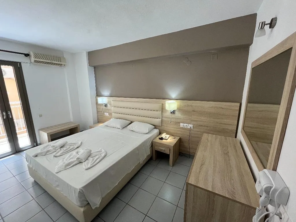 APARTMENT CAPACITY 3 Room, Acropolis Apartments, Crete