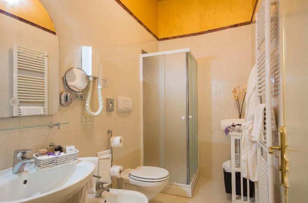 DOUBLE SUPERIOR Room, Becher, Venice