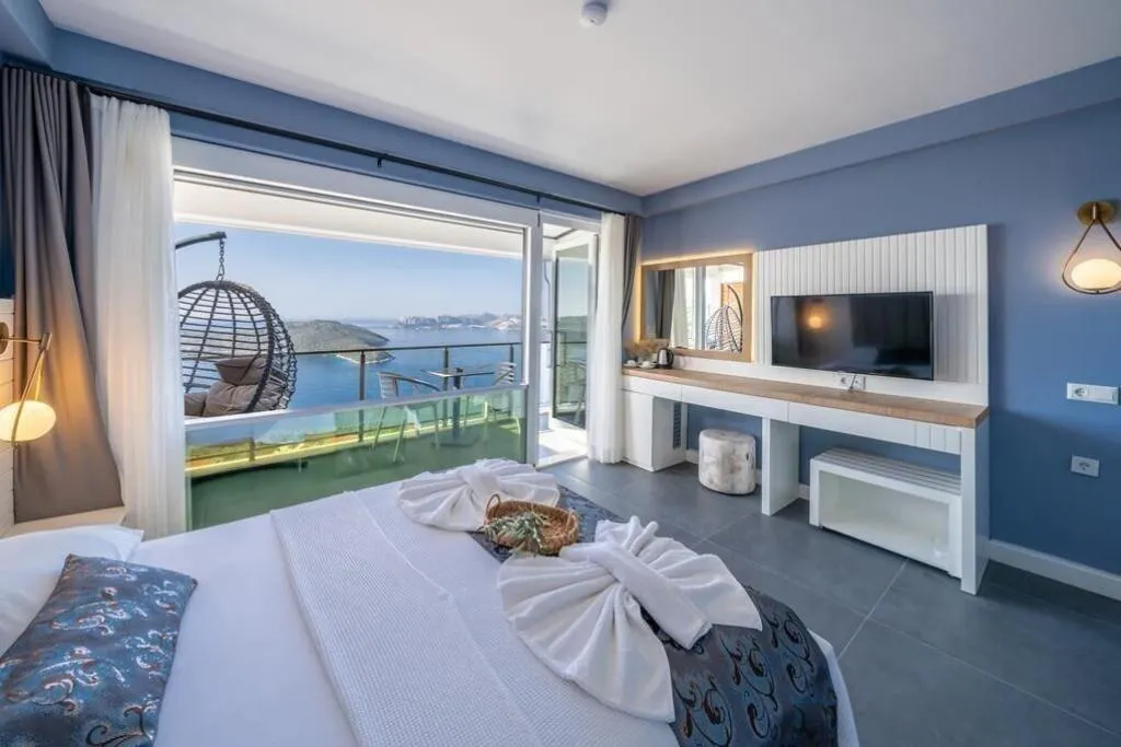 Room, Un Amor Hotel, Dalaman