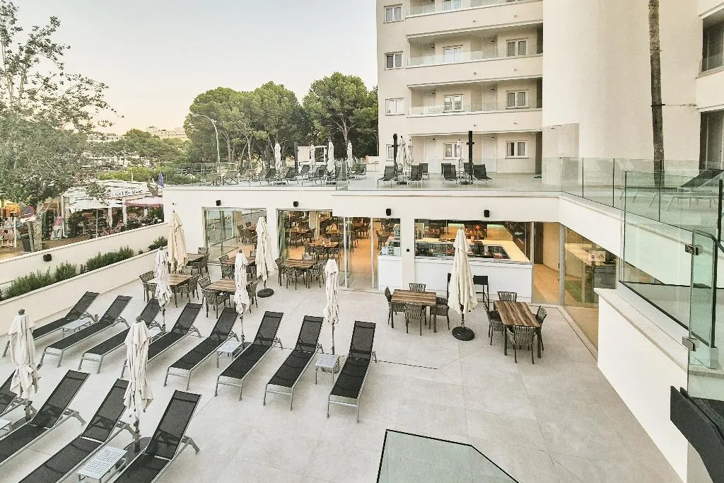 Terrace, Apartamentos Ponent, Majorca
