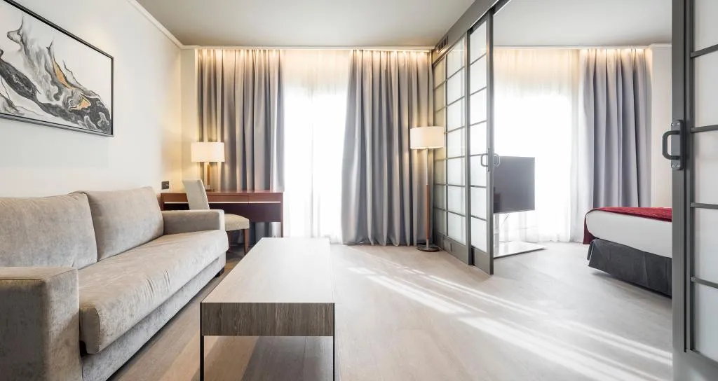 JUNIOR SUITE PREMIUM Room, Ilunion Alcora Sevilla, Seville